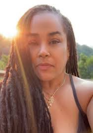 Linda Awe's Instagram, Twitter & Facebook