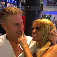 Jeweller emma clarkson webb talks us through the five biggest engagement ring styles for 2021, from halo rings, coloured gems and black diamonds. Katie Price Wedding Ring Peter Andre Wedding Rings