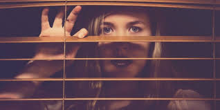 Most people who have agoraphobia develop it after having one or more panic attacks, causing them to worry about having another attack and avoid the places where it may happen again. Agorafobia El Problema Del Miedo Al Miedo La Mente Es Maravillosa