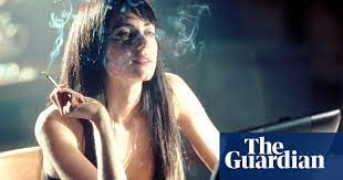 Une vrai diva, et ce regard qu'elle a sur certaine photos o_o wah ! Lez Girls And Dead Dogs How Jenny Wrecked The L Word The L Word The Guardian