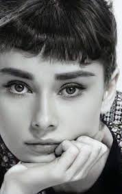 To have beautiful eyes seek to see the best in others." ✍Audrey Hepburn❤