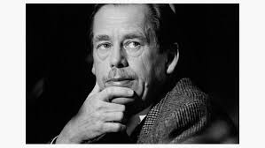 Falšovatelé historie svobodu národa nezachraňují, ale václav havel byl český dramatik, politik a první prezident čr (čsfr) po převratu v roce 1989. Vaclav Havel Politika A Svedomi