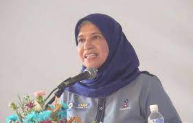 Her son, abdulazeez wan ruslan. Arkib Datuk Zahrah Abd Wahab Fenner Mh Online