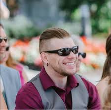 Berlin, city of unknown pleasures Wandering eu w my sister @jesskotanen ten  stars so far (old generation likes to call it “gallavanting” as a guilt  tool 😇). I never see much when