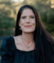 Bethany Chambers's Instagram, Twitter & Facebook