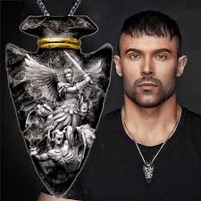 Moda yaratıcı St. Michael melek kolye erkekler için üçgen kolye Hip Hop  kolye takı aksesuarları yıldönümü hediyesi