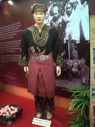 Lihat ide lainnya tentang indonesia, budaya, minangkabau. Fitinline Com 9 Perlengkapan Pakaian Adat Pria Jambi Menggambar Pakaian Pakaian Pakaian Tradisional