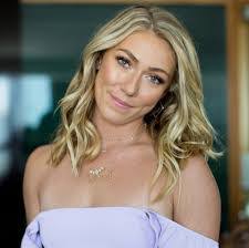 Mikaela Shiffrin's Instagram, Twitter & Facebook