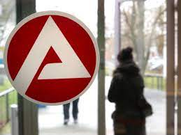 Das heisst, man muss eine tätigkeit als arbeitnehmerin oder arbeitnehmer ausgeübt haben. Arbeitslosengeld Zukunftig Auszahlung Auch An Supermarktkasse Moglich Politik