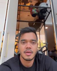 Alif rasa, selain bagi duit raya…kalau ada rezeki, ada bagus juga bagi emas  untuk orang tua dan family. Sampai bila-bila ada nilai..👍🏽 insya-Allah. ,  Jom kita berbuka sama-sama 28hb ni.. untuk 1000 ...