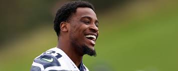 Silas Stewart's Instagram, Twitter & Facebook