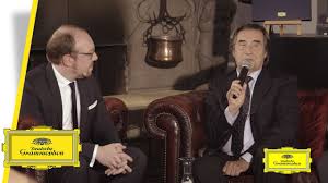 Riccardo muti ha diretto aida all' arena di verona nel centocinquantesimo anniversario dalla prima rappresentazione per l'apertura del canale di suez. Riccardo Muti Vienna Philharmonics 175th Anniversary Interview Youtube