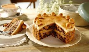 Fruchtekuchen Rezept So Backen Sie Den Englischen Marzipankuchen Zum Muttertag Fruchtekuchen Rezept Backen Mandelkuchen