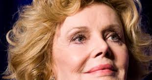 Barbara Sinatra dies at 90