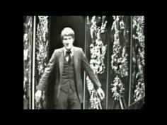 Le monde entier est un cactus il est impossible de s'asseoir dans la vie, il y a des cactus moi je me pique de le savoir aïe ! 47 Idees De Jacques Dutronc Jacques Dutronc Dutronc Jacques