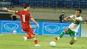 Menghentikan berjalannya pertandingan adalah salah satu tugas dari. Rapuhnya Lini Pertahanan Timnas Indonesia Yang Kebobolan 6 Gol Kurang Disiplin Dan Tertekan Indonesia Bola Com