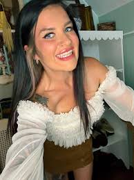 Kelly Weliky is one of my dear friends and her story is incredibly  inspiring.Thank you for sharing it with us🖤 Hi, I'm Kelly!! Sole owner of  Precision Dental Studio in the Chicago