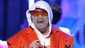 Check out the latest track below. Bad Bunny Didn T Stay En Casa And Now Has Covid 19 Al Dia News