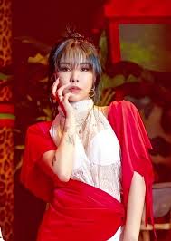 The masked singer was last winter's surprise tv hit, as millions of people tuned in to watch the singing competition show featuring disguised celebrities. Wheein Allkpop Forums