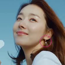 하이마트 광고의 변천사 1990년대 후반 하이마트 광고가 처음 선보였을 때 고소영, 이동건 등 인기 스타가 모델로 등장했음에도 불구하고 큰 반응을 얻지 못했다. í•˜ì´ë§ˆíŠ¸ ê´'ê³  ì†Œì´í˜„ í•´ìˆ˜ì—˜