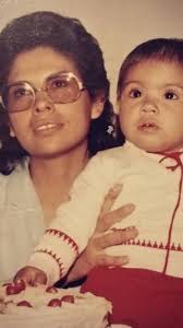 Te extraño mucho mamasonky, platicar contigo, tomarnos un café, discutir de  la vida o de cómo se corta un vestido. Gracias por tu último abrazo y por  todo lo que me enseñaste. Honro tu vida, lo que me ...