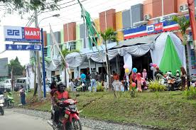 212 mart adalah brand minimarket koperasi syariah 212. 212 Mart Bojong Gede Diresmikan Koperasi Syariah 212
