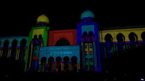 Putrajaya, an intelligent garden city and the federal administrative capital of malaysia, is a showcase city under construction some 30 km south of the putrajaya covers a vast sprawl of 4,931 hectares, which were mostly palm plantations, before the federal government purchased the lot from the. Pesta Lampu Putrajaya 2018