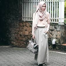 Tidak harus penjualan dropship baju muslimah orang dekat tas bermerek mengadakan di longgar biaya dan. Makin Chic Dan Fashionable Dengan 5 Gaya Fashion Muslim Ala Artis Berikut Ini Keluarga Hamsa