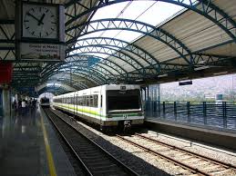 La empresa le solicitó al ministerio de hacienda la congelación del pago de la deuda por la construcción de la primera línea. Prado Station Medellin Wikipedia