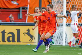 (belga) de nederlandse hilda kibet is zondag in brussel europees kampioene veldlopen bij de de nederlandse van keniaanse origine, die haar eerste veldlooptitel pakt, had aan de streep 9 seconden. Samenvatting Nederland Denemarken 4 2