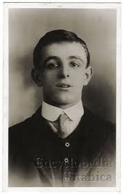 William Beere's Instagram, Twitter & Facebook