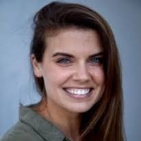 Kari Moran's Instagram, Twitter & Facebook