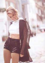 Stiamo organizzando un party molto speciale che celebrerà i maggiori successi di kylie mixati alla migliore musica dance anni 90! Kylie 90 S Kylie Minogue Tour Kylie Minouge Kylie Minoque
