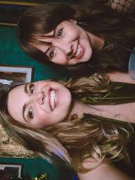 Ellen Jane-Thomas (@ellenjnelle) • Instagram photos and videos