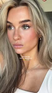 so good & so easy 🎄 @Hourglass Cosmetics scattered light shadow shade  “smoke” & @makeupbymario eyeliner shade “perfect brown” #easyeyeshadow  #holidaymakeup #scatteredlight