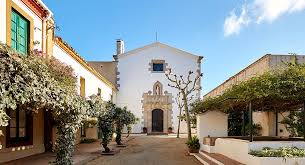 A ruby red with purple highlights in color, the wine expresses intense and ample aromas . Was Sie In Lloret De Mar Tun Konnen Lloret De Mar Bei Tag Kultur Kapelle Ermita De Santa Cristina Lloret De Mar