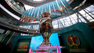 Le tirage au sort complet des groupes. L Euro 2021 Pourrait Se Jouer Integralement En Grande Bretagne 90min