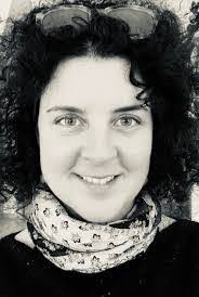 Kim Howden's Instagram, Twitter & Facebook