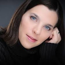 Dana Graham's Instagram, Twitter & Facebook