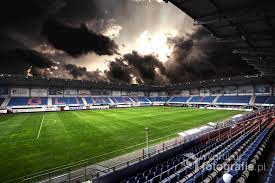 Na de tweede wereldoorlog werd dit deel van duitsland door polen geannexeerd en werden alle duitse clubs opgeheven waardoor er nood was aan een nieuwe club in de stad. Wydrukuj Fotografie Stadion Piast Gliwice