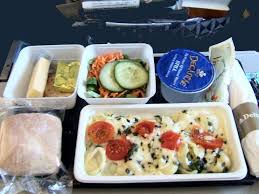 Verpflegung Essen Bei Der Delta Airline Wahrend Des Fluges Nach Peru Food Chicken Meat