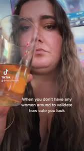 Shannon Hare (@eatmyunihorns)