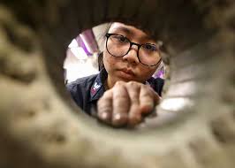 109 Petty Officer 2nd Class Kristopher Haley Image: PICRYL