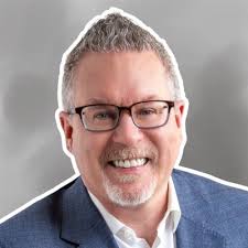 From Noise to Knowledge: Executive Leadership Through Data-Driven Insight