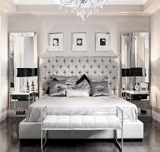 Consulta Esta Foto De Instagram De The Real Houses Of Ig 17 4 Mil Me Gusta Glamorous Bedroom Decor Master Bedrooms Decor Glamourous Bedroom