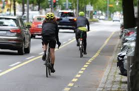 Mobilitat In Stuttgart Stadt Plant Zwei Temporare Radfahrstreifen Stuttgart Stuttgarter Nachrichten