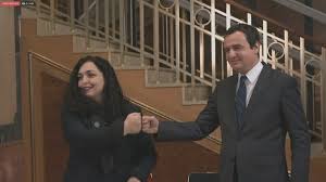 Albin kurti et vjosa osmani ont promis la justice et des emplois mais aussi d'intensifier les efforts pour obtenir des vaccins contre la pandémie du coronavirus qui a fait plus de 1.900 morts et submerge des services de santé fragiles. February 14 Elections Vjosa Osmani And Albin Kurti Join Forces We Will Compete Together Ora News