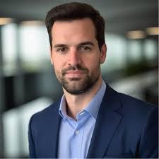 Larry Coronado's Instagram, Twitter & Facebook