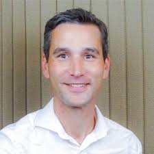 This is my new workplace. Same desk, but another computer a new (virtual)  environment and colleagues. Switching jobs is a bit strange when you are  working from home. But tomorrow I will