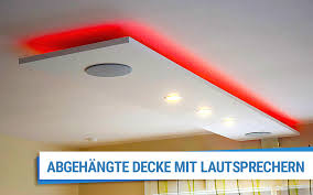 Sie können das kabel unter der holzdecke entlangführen. Abgehangte Decke Mit Lautsprechern Fur Das Heimkino Plattenzuschnitt24 De Blog